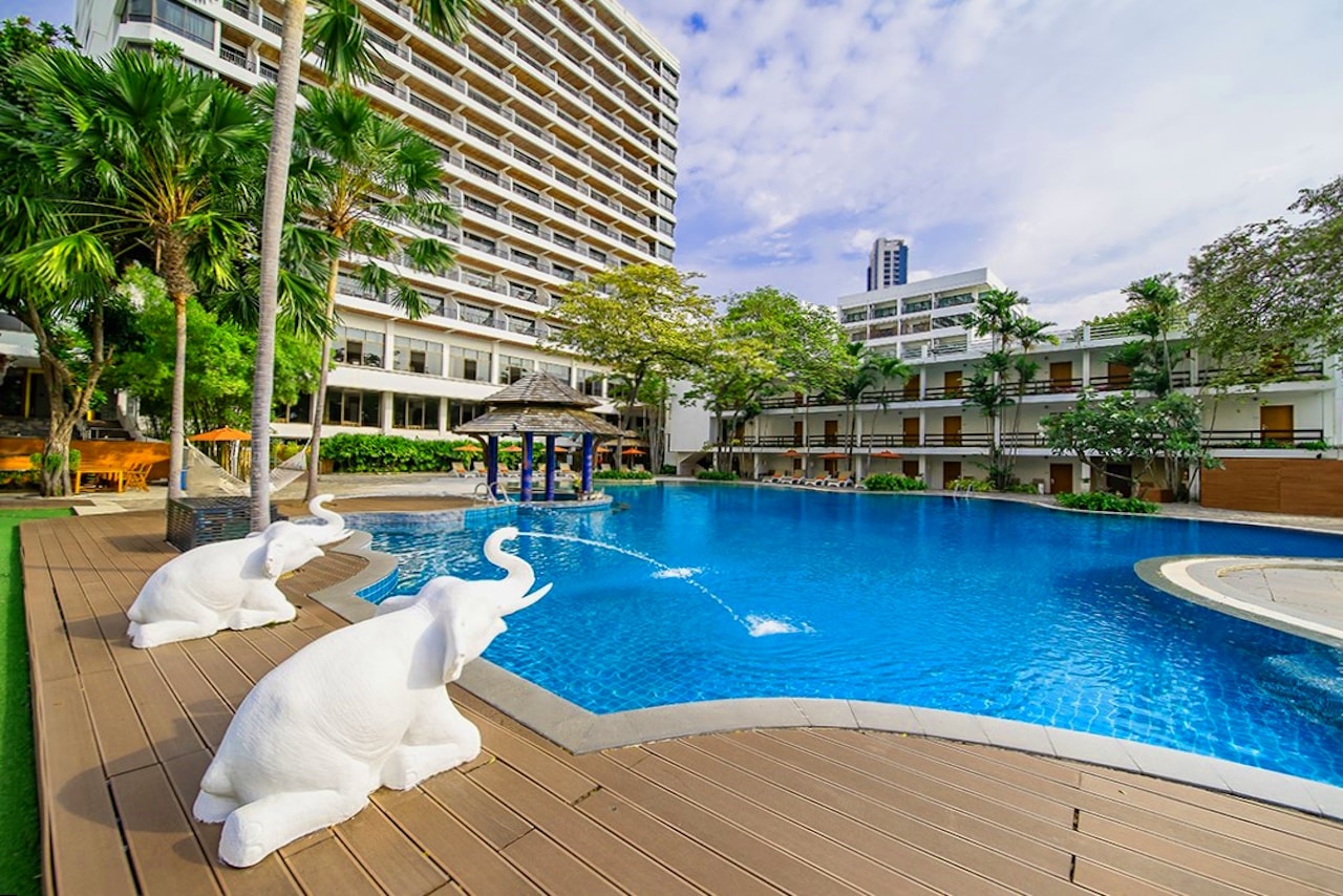 Cozy Beach Hotel - Pattaya Vacation