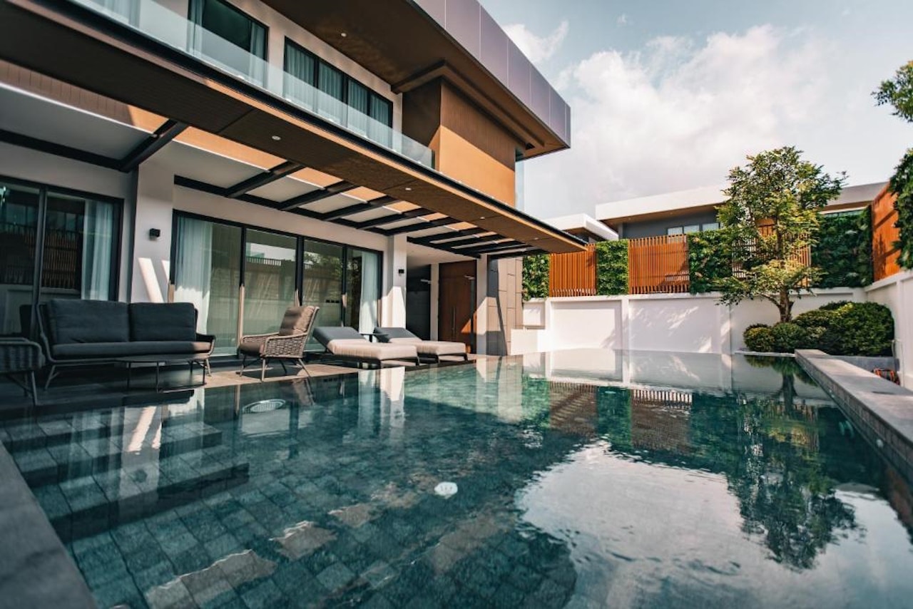 Astro Luxury Pool Villa